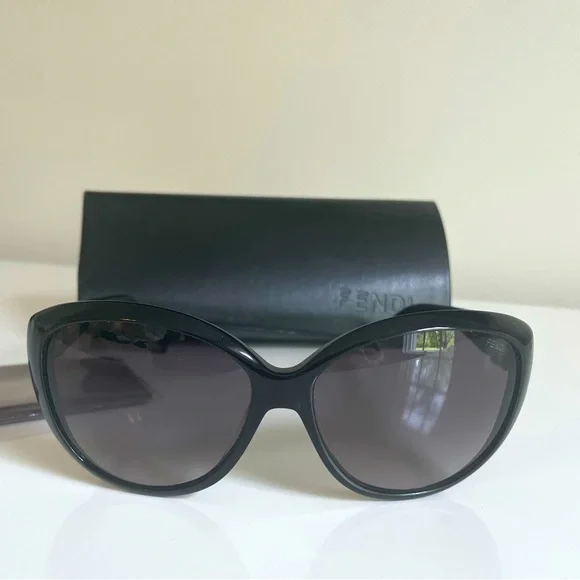 Fendi Women’s Sunglasses FS5297 615 black Fendi Way Black | Fendi main image 3
